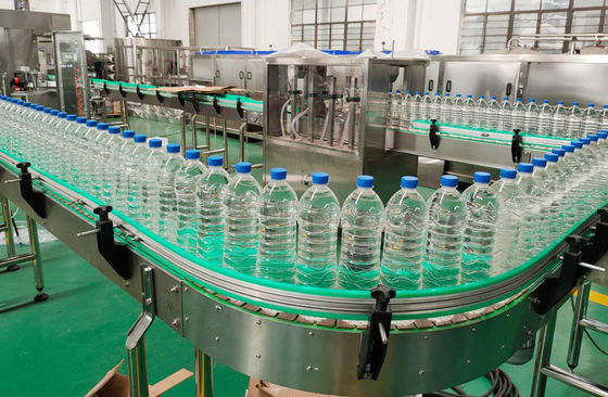 Ποτό που συσκευάζει τη μηχανή πλήρωσης μπουκαλιών νερό 220V 5000bph